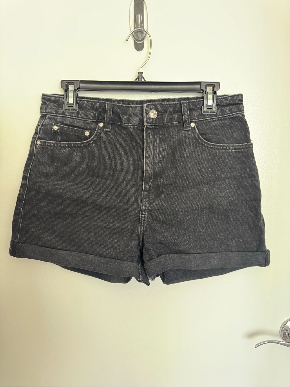 Mango Black High-Waist Cuffed Denim Shorts